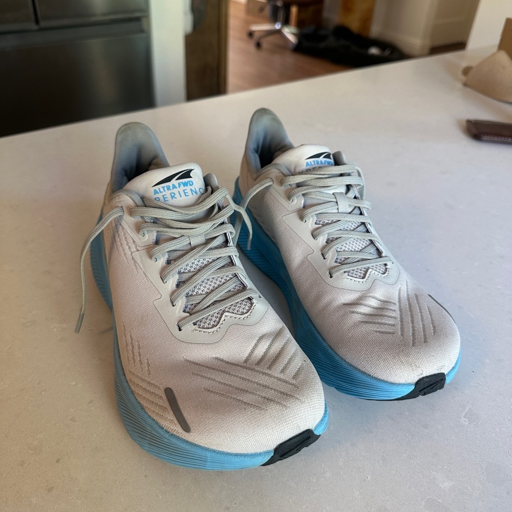 NEW - ALTRA Men's AltraFWD Experience Running Shoes - Size 8